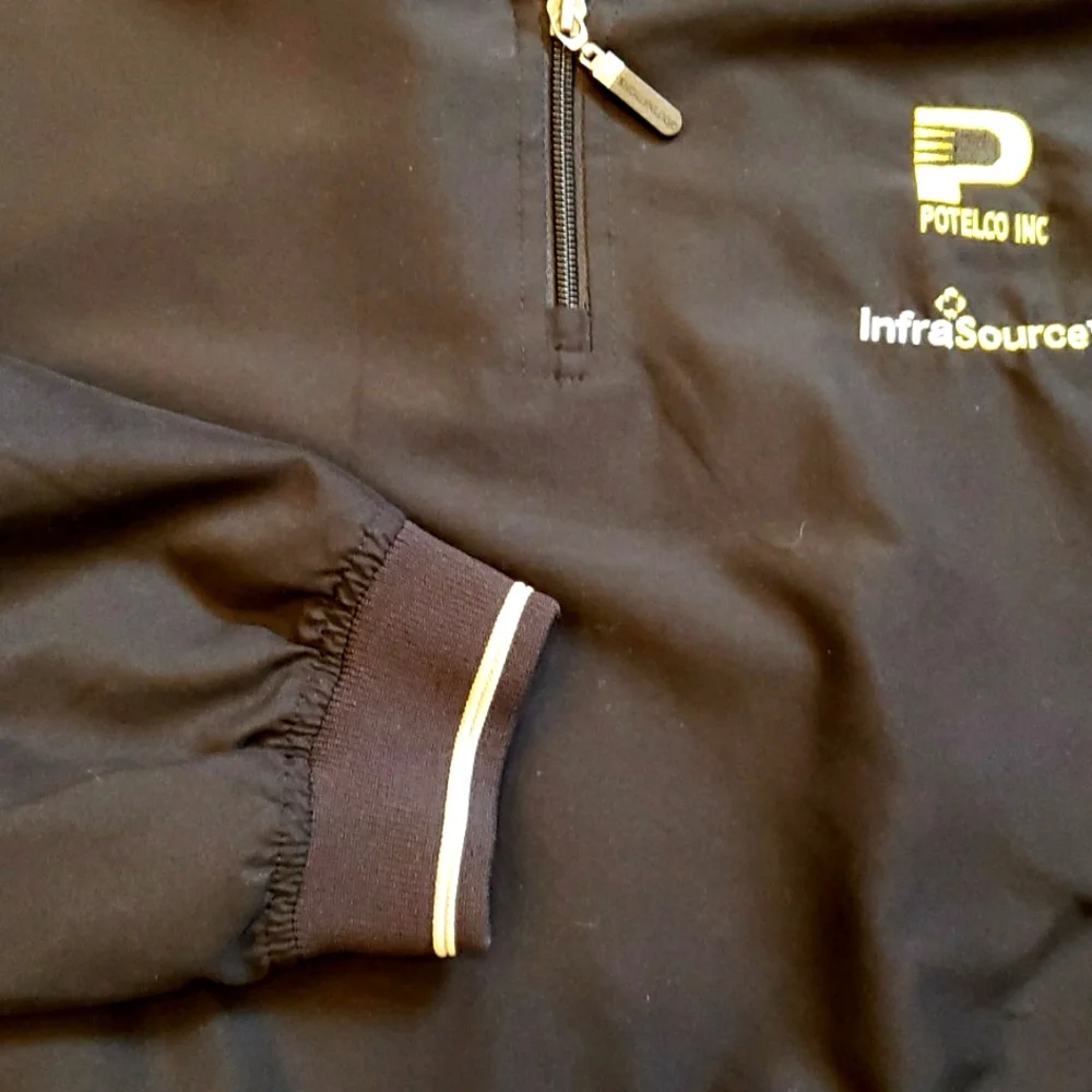 1/4 zip jacket. Men's XL black yellow windbreaker.